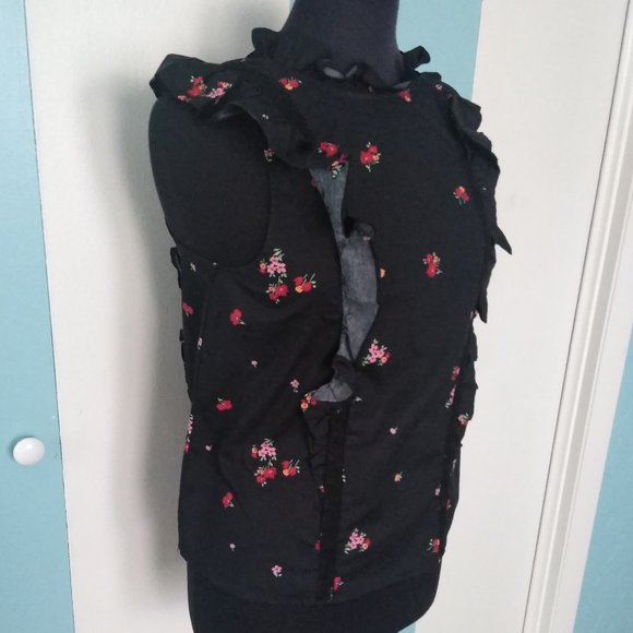 Who What Wear Floral Lace Ruffle Sleeveless Top - Picture 4 of 7